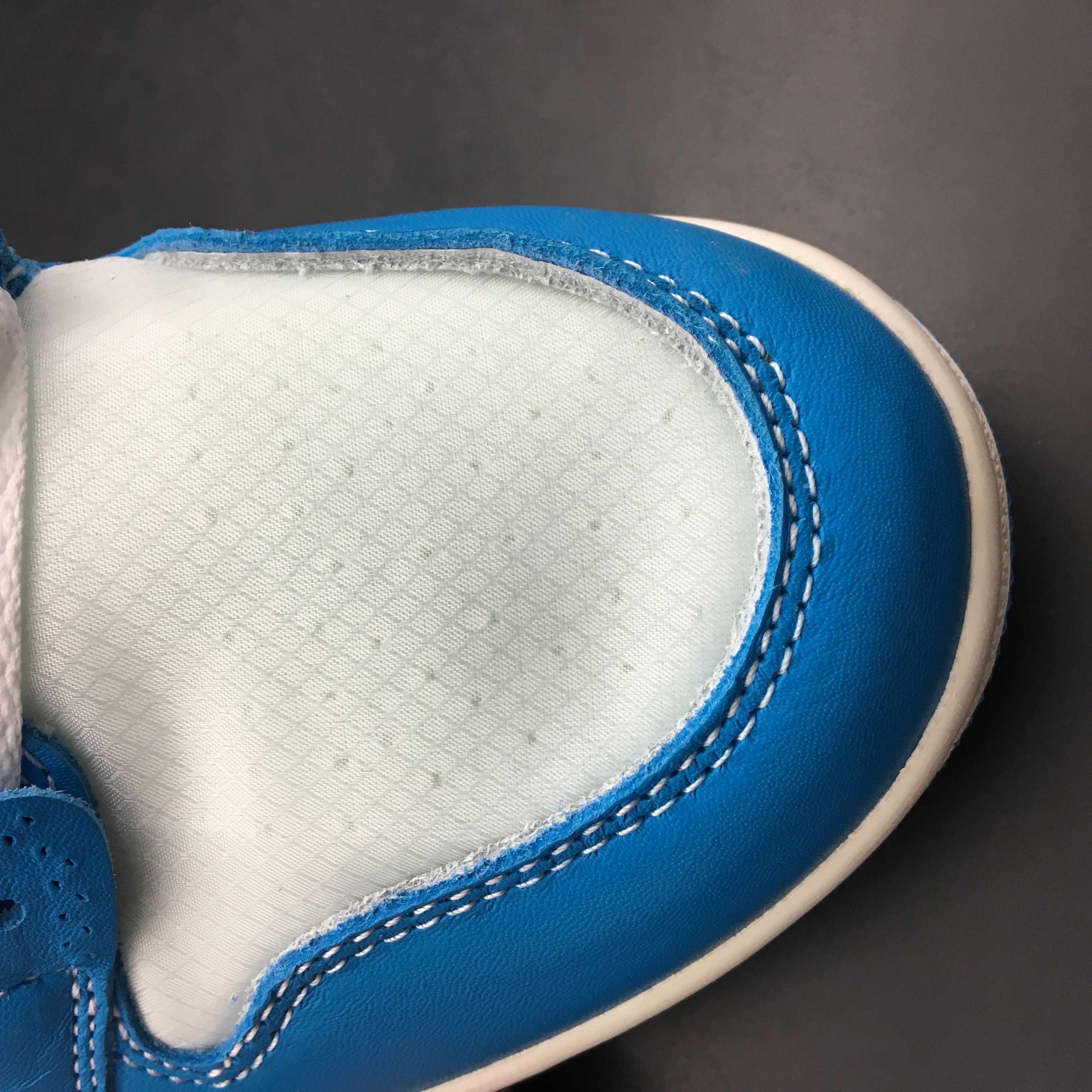 jordan air jordan 1 retro mid