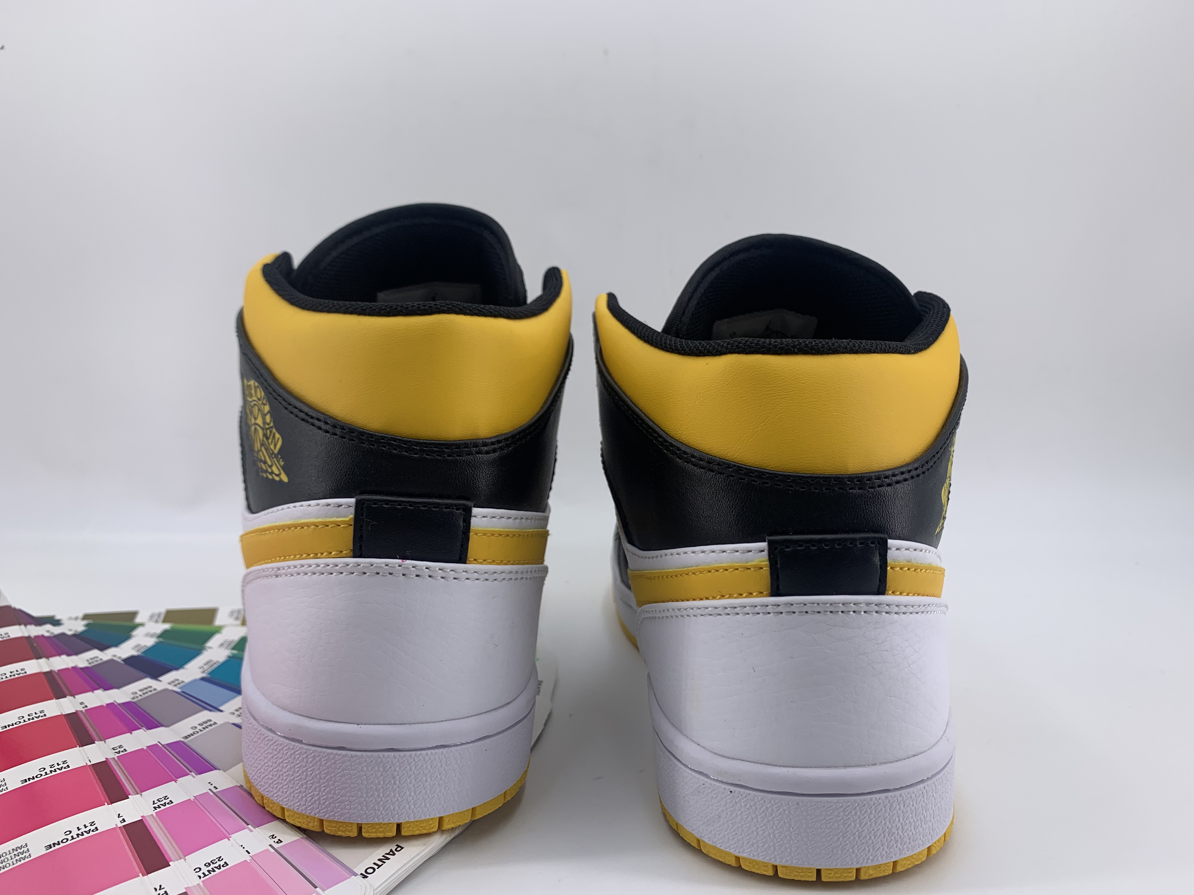 jordan air jordan 1 retro mid