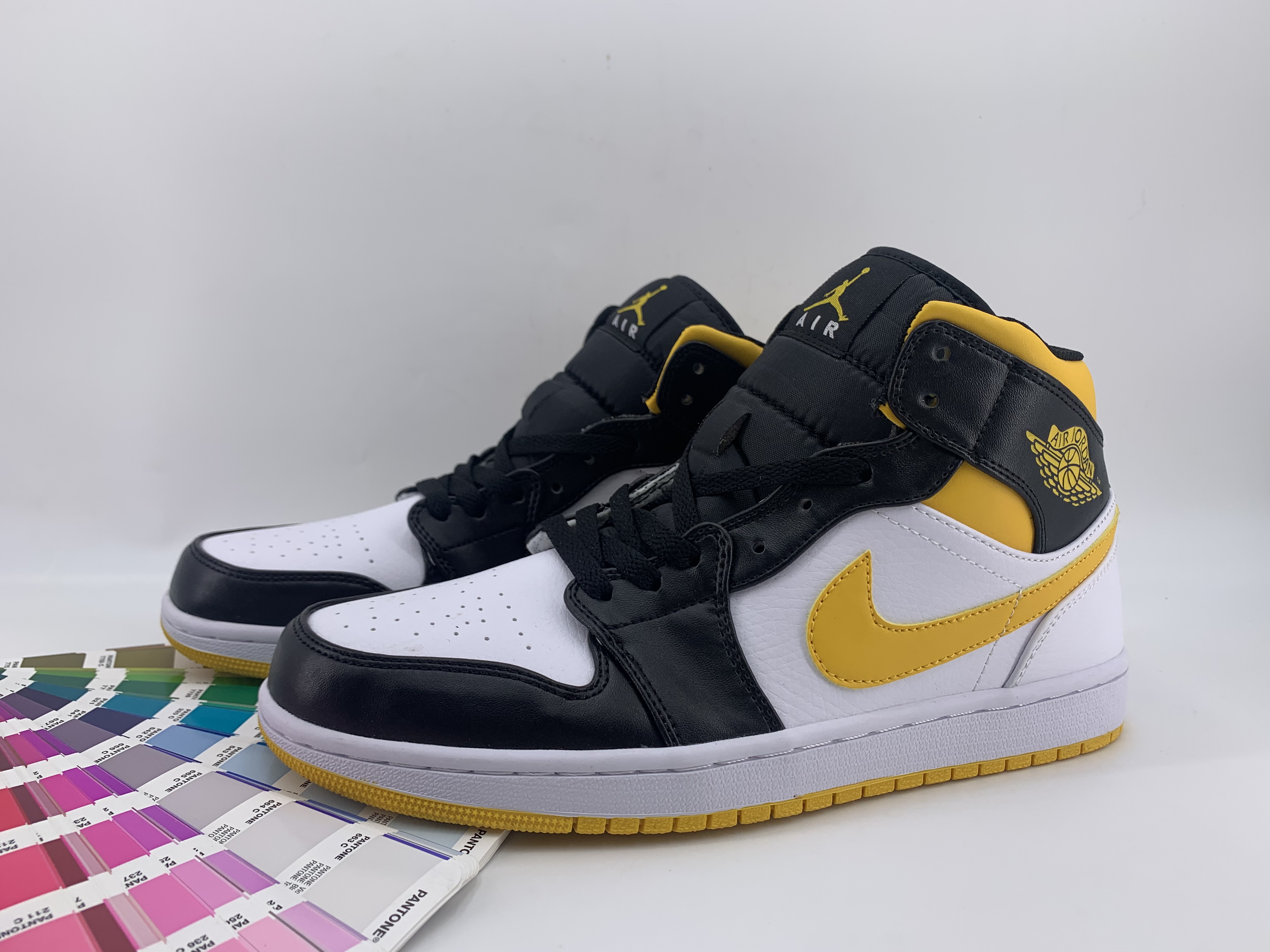 jordan air jordan 1 retro mid